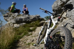 Mountainbiker auf dem Gipfel